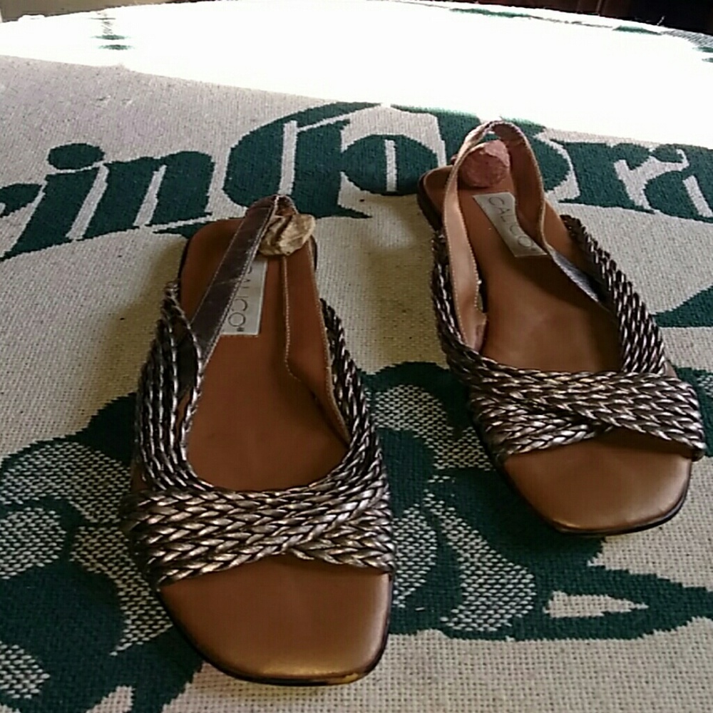 Flats by CALICO.